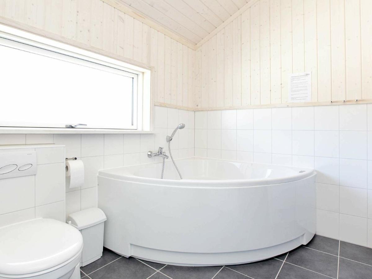 Four-Bedroom Holiday Home In Grossenbrode 1 Zewnętrze zdjęcie